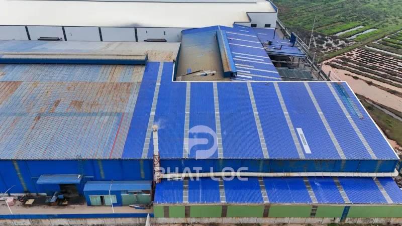 Lợp Tôn Mới Lên Tôn Cũ Có Phải Giải Pháp Tối Ưu Cho Nhà Ở Năm 2025?
