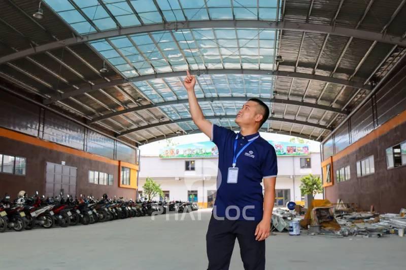 5+ Lựa Chọn Nhựa Giả Kính Hàng Đầu: Phân Tích Ưu Nhược Điểm & Ứng Dụng Phổ Biến