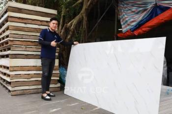 Gợi Ý 8+ Mẫu Tấm PVC Vân Đá Trắng Đẳng Cấp, Tô Điểm Không Gian Sống và Kinh Doanh