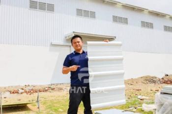 Tôn Nhựa Làm Vách Thưng Nhà Xưởng – Lựa Chọn Hiệu Quả Hàng Đầu Năm 2025