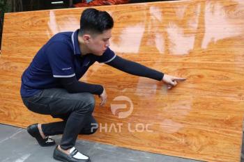 Cập Nhật Giá Tấm PVC Vân Gỗ 2.4–3.0mm | 1220x2440mm | Giảm 20% Tháng 11/2025