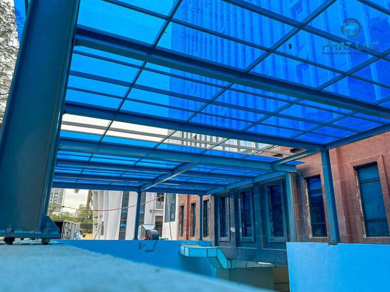 Bảng hiệu, showroom, khu thương mại