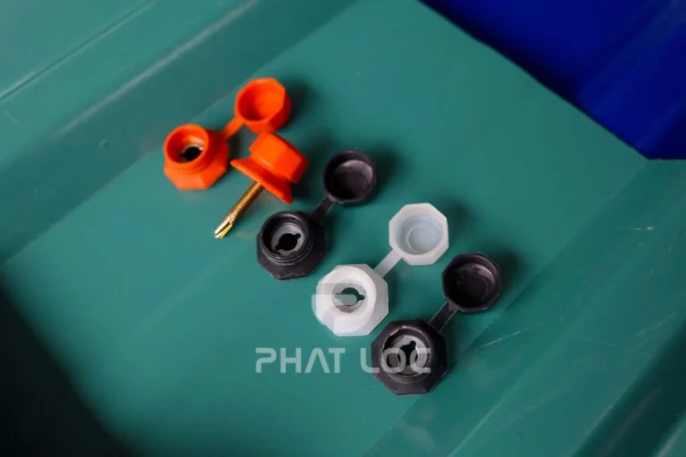 Cách Lựa Chọn Phụ Kiện Mái Tôn Nhựa Phù Hợp