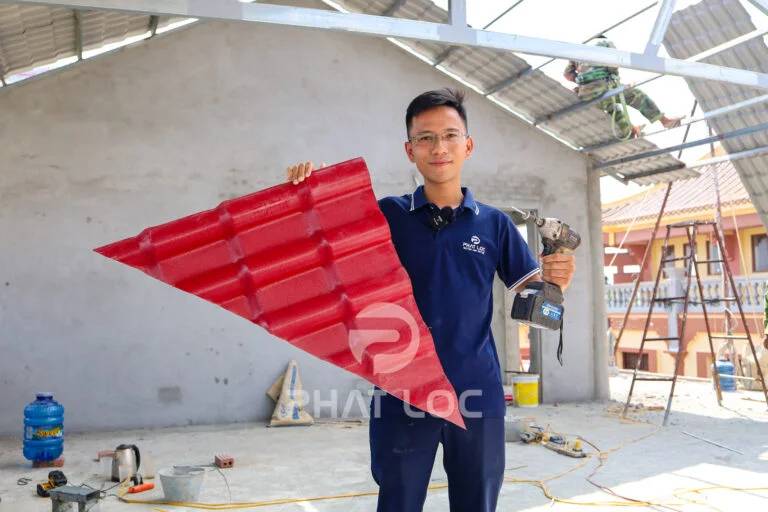 Cách tính chi phí lợp mái ngói nhựa chính xác