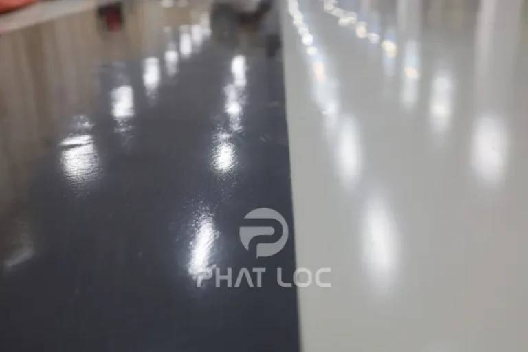 Câu hỏi thường gặp về thảm sàn cao su PVC giảm chấn công nghiệp (FAQ)