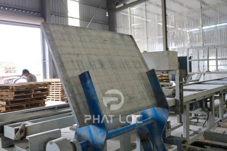 Đặc điểm & Ưu điểm của pallet nhựa nguyên sinh