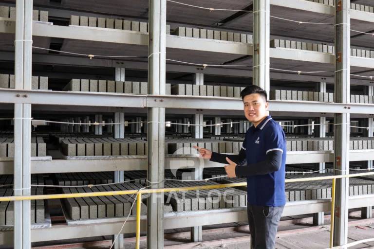 Dự án 1: 1.000 pallet nhựa PVC kỹ thuật cho xưởng gạch tại Thái Bình