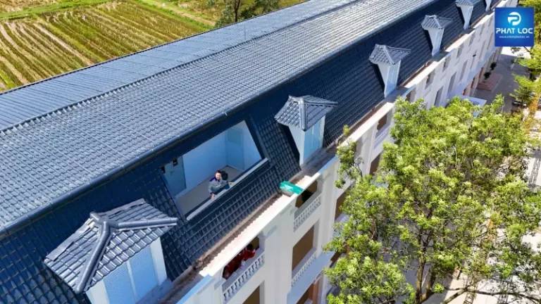 Dự án 3: Trường THPT Sóc Sơn (Hà Nội) – Nâng cấp 2.000 m² mái bằng ngói PVC/ASA