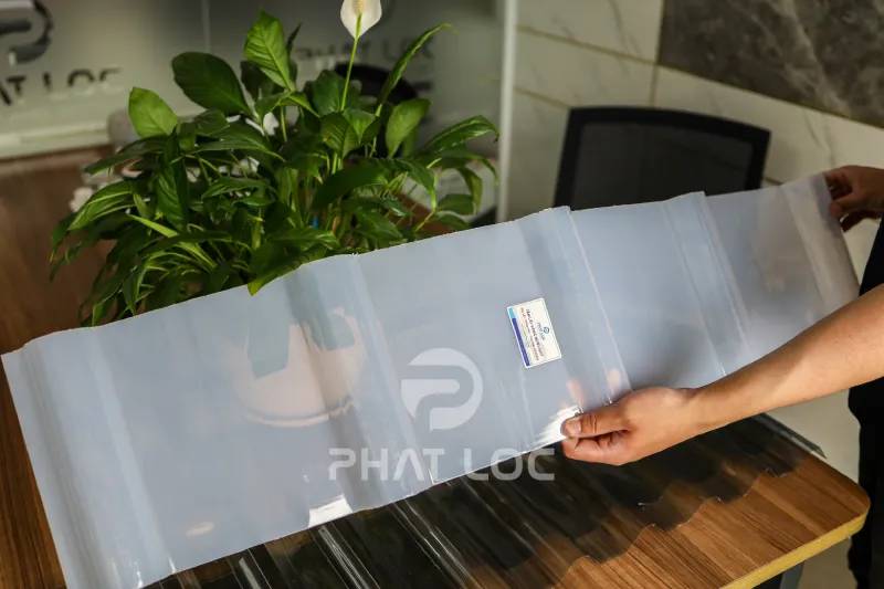 Dự Báo Xu Hướng Giá Polycarbonate 5 Sóng Từ 2026