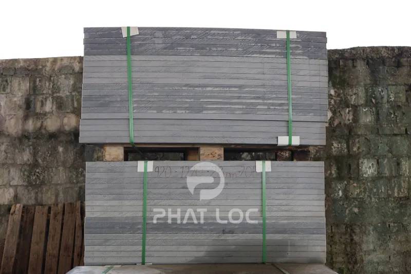 Pallet nhựa ép gạch là gì? Vì sao ngày càng được ưa chuộng?