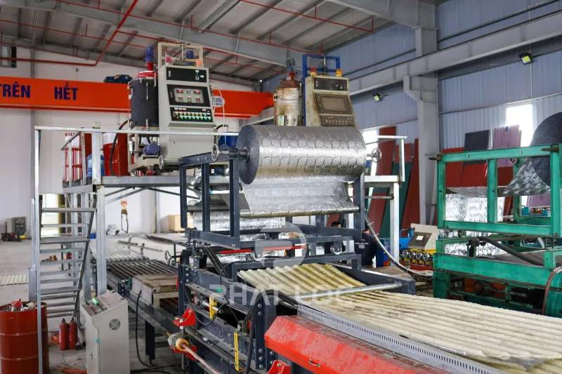 Lợi ích khi chọn Phát Lộc – Đơn vị sản xuất & phân phối màng bạc phủ tôn xốp ở Hà Nội