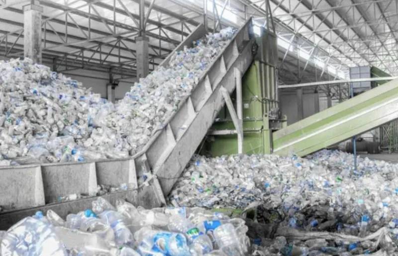 Tác động môi trường: Nhựa Tritan và PP trong xu hướng tái chế & phát triển bền vững