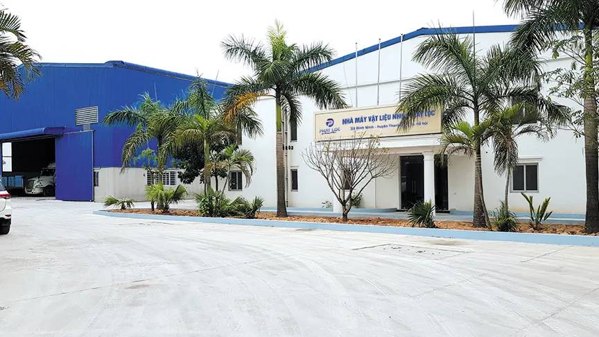 Năng lực sản xuất hiện đại từ nhà máy tấm nhựa PVC Phát Lộc