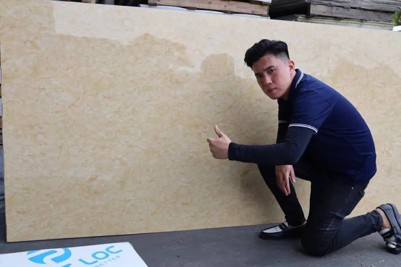 Nên chọn Tấm nhựa PVC ốp tường hay Giấy dán tường?