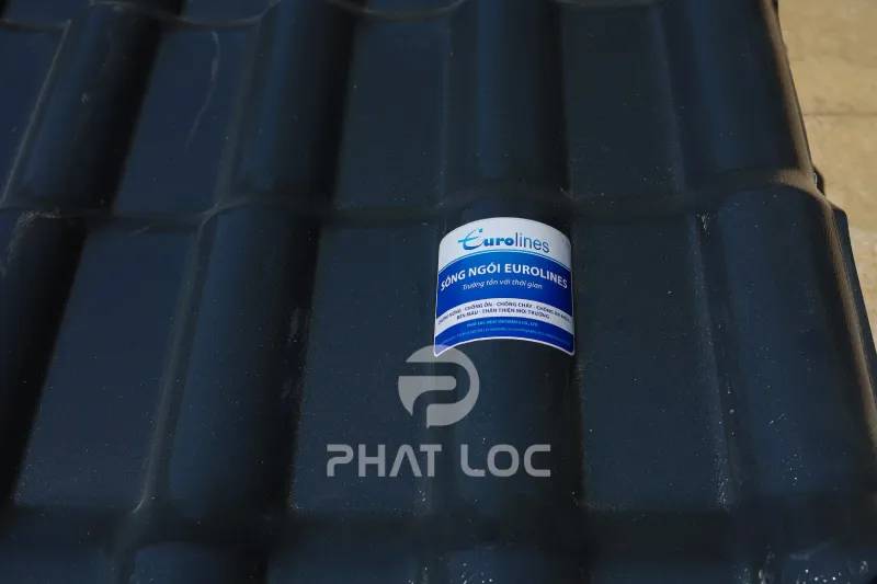 Ngói nhựa đen giải quyết vấn đề gì cho công trình?