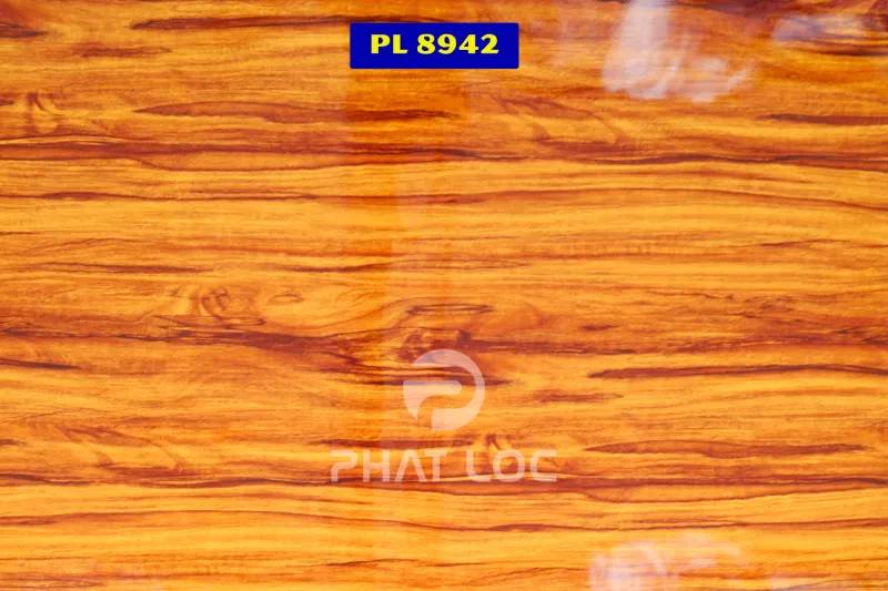PVC Vân Gỗ PL 8942 – Mạnh mẽ và sang trọng