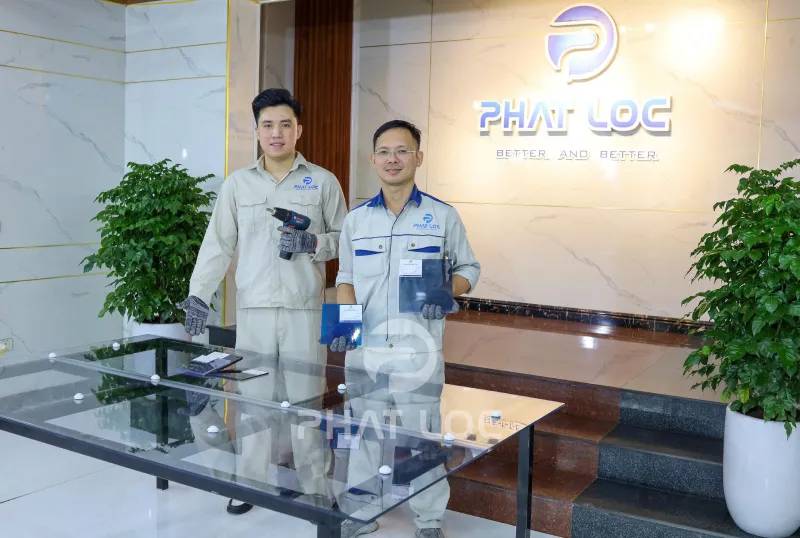 Quy trình thi công tấm polycarbonate đặc ruột phẳng