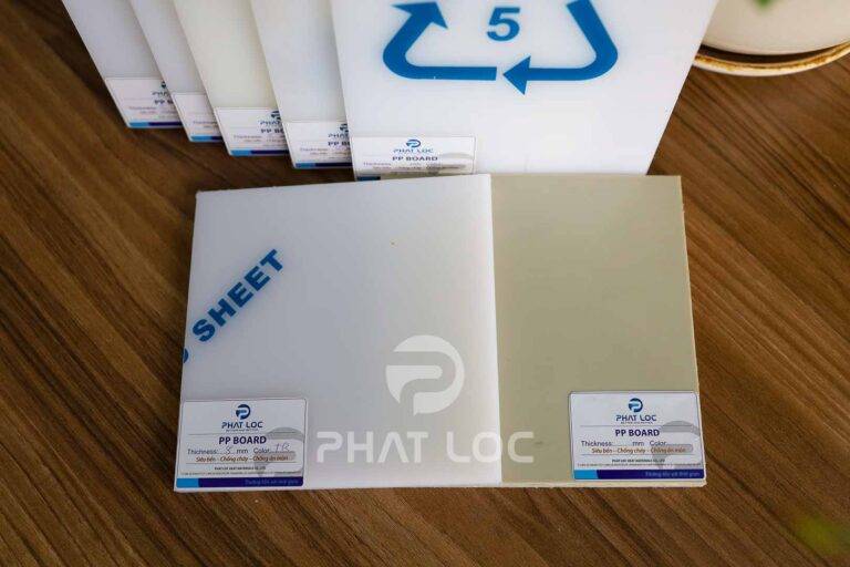 So sánh ảnh hưởng dầu thô: Nhựa PP Và PVC