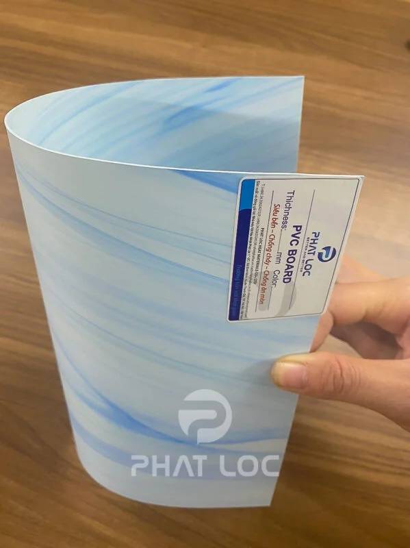 So sánh Giá Tấm PVC Mỏng 08/2026 với bìa giấy làm rập