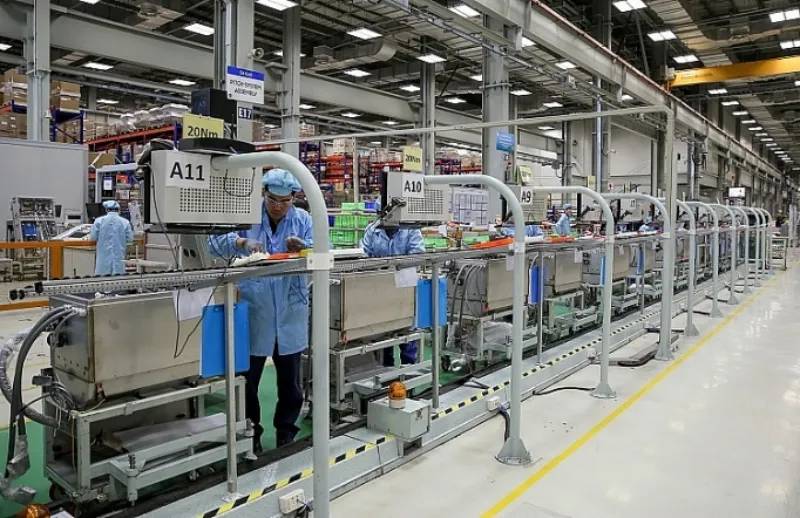 Phân tích kỹ thuật: Nhựa Tritan và PP – Giải pháp nào lý tưởng cho nhà máy của bạn?