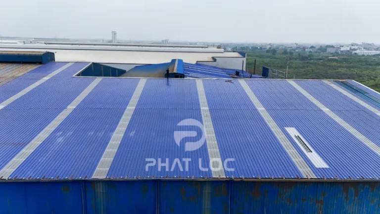 So sánh tổng chi phí tham khảo giữa 2 loại mái