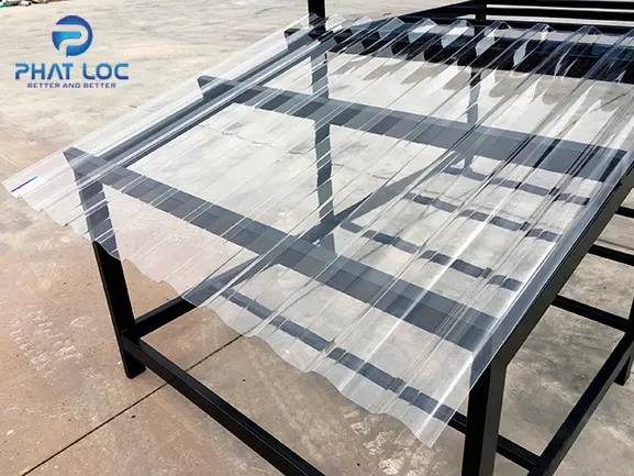 Tấm nhựa lấy sáng dạng sóng
