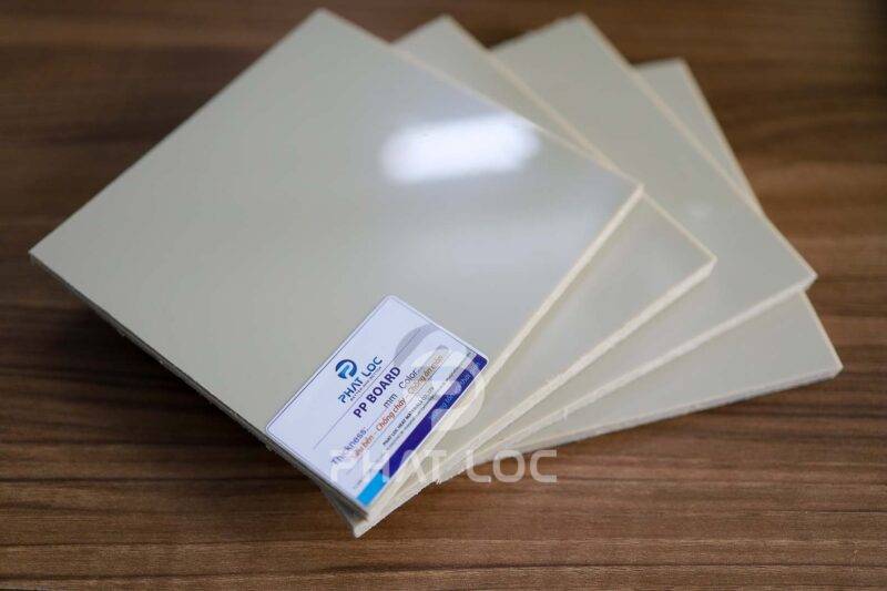 Tấm nhựa PP là gì? Vì sao loại vật liệu này được ưa chuộng trong công nghiệp?