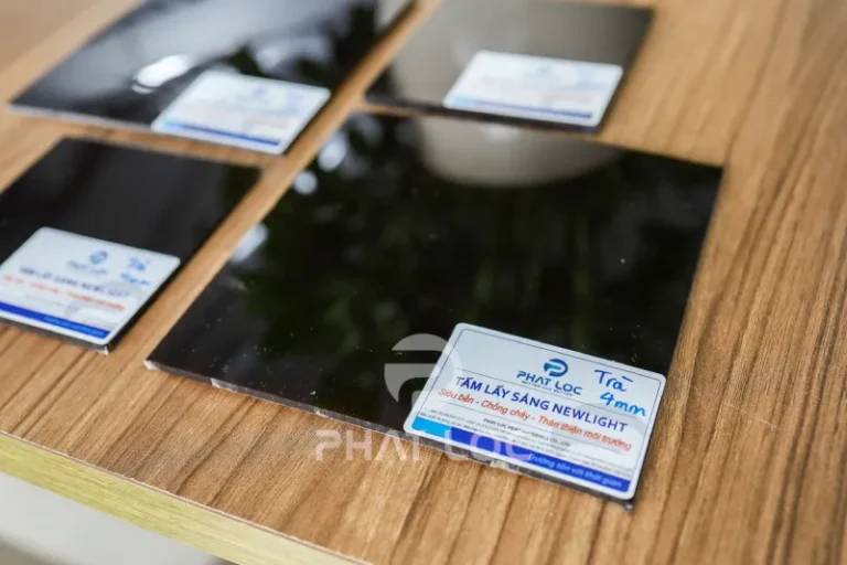 Tấm Poly Nâu Trà Nên Dùng Độ Dày Bao Nhiêu?