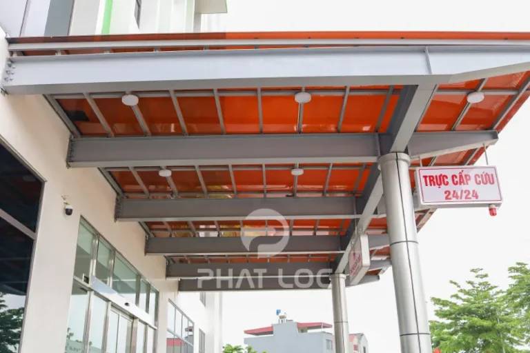 Tấm Poly Nâu Trà Phù Hợp Với Công Trình Nào?