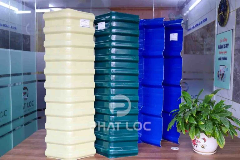 Tấm úp nóc mái tôn nhựa