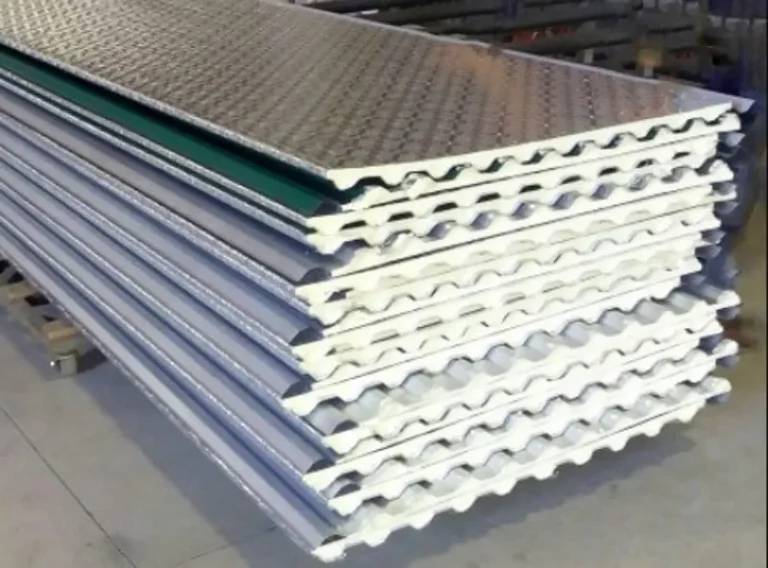 Tôn cách nhiệt (3 lớp PU/PE)