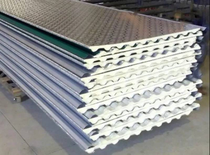 Tôn PU 3 lớp (Tôn + Xốp PU + Giấy bạc)