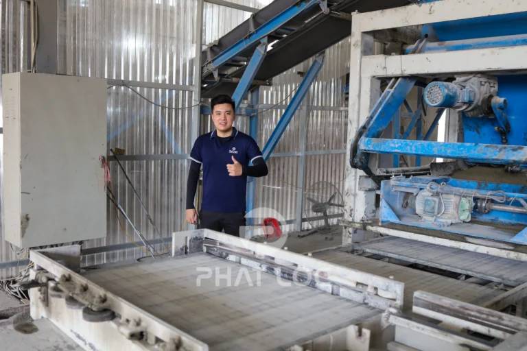 Ứng dụng thực tiễn của pallet nhựa Hà Nội trong ngành xây dựng & vật liệu không nung