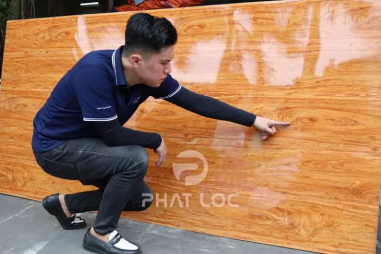 Ưu điểm vượt trội của tấm PVC vân gỗ