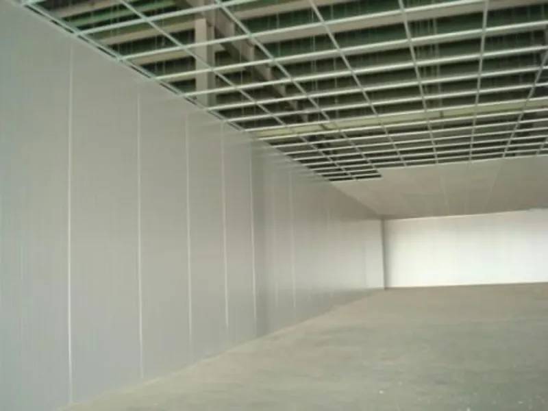 Vách ngăn công nghiệp, bàn thao tác, tủ điện