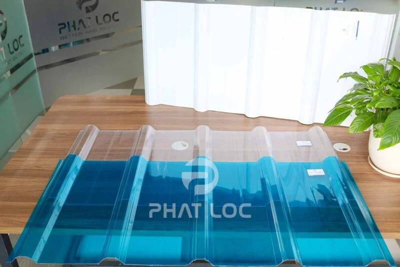 Vì Sao Giá Polycarbonate 5 Sóng Tăng?