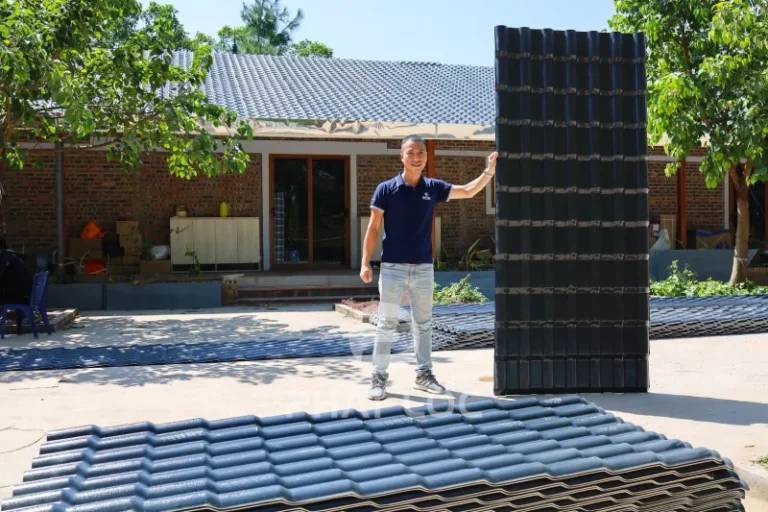 Vì sao nhà thầu nên chọn Ngói nhựa đen của Phát Lộc?