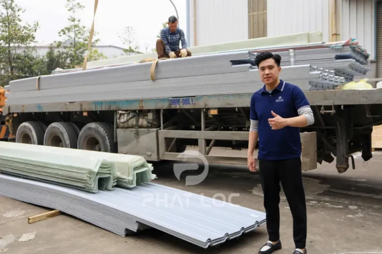 Vì Sao Nên Mua Phụ Kiện Mái Tôn Nhựa Cùng Tấm Lợp Tại Phát Lộc?