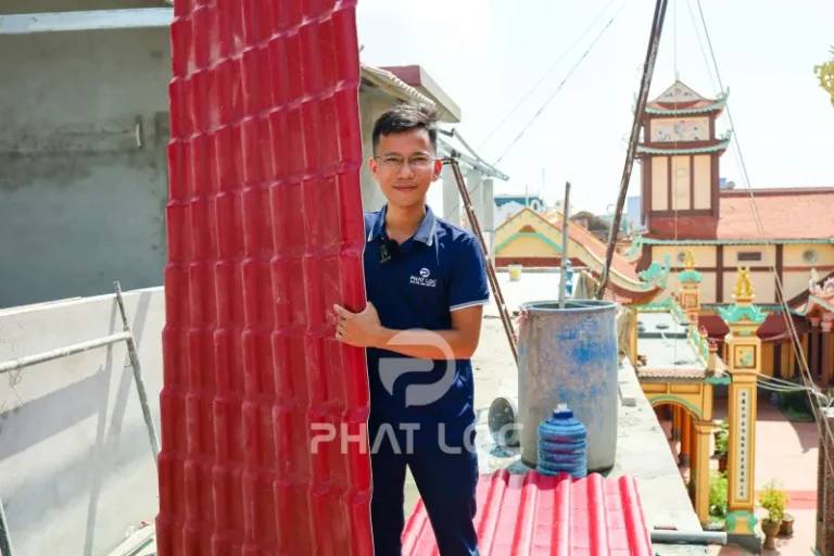 Vì Sao Nên Mua Giá Ngói Nhựa Đỏ 08/2026 Tại Phát Lộc?