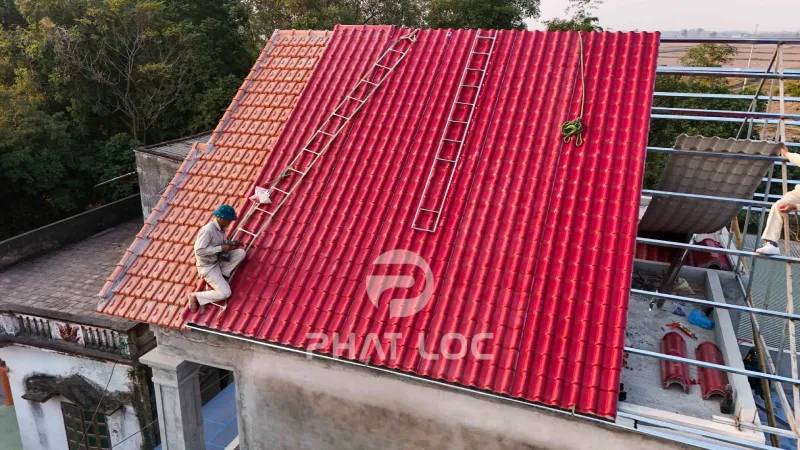 Vì Sao Ngói Nhựa PVC/ASA Đang Thay Thế Mái Ngói Cũ?