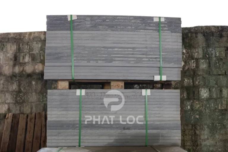 Vì Sao Nhà Máy Gạch Không Nung Nên Chọn Pallet PVC 25mm?