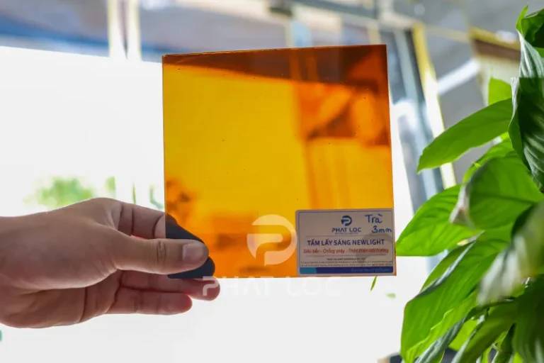 Vì Sao Tấm Poly Nâu Trà Được Ưa Chuộng?