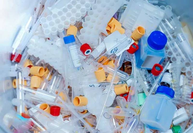 Đánh giá yếu tố an toàn: Nhựa Tritan và PP, loại nào phù hợp cho thực phẩm & y tế?